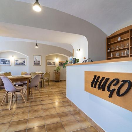 Bed & Breakfast Hugo Plesivec Екстер'єр фото