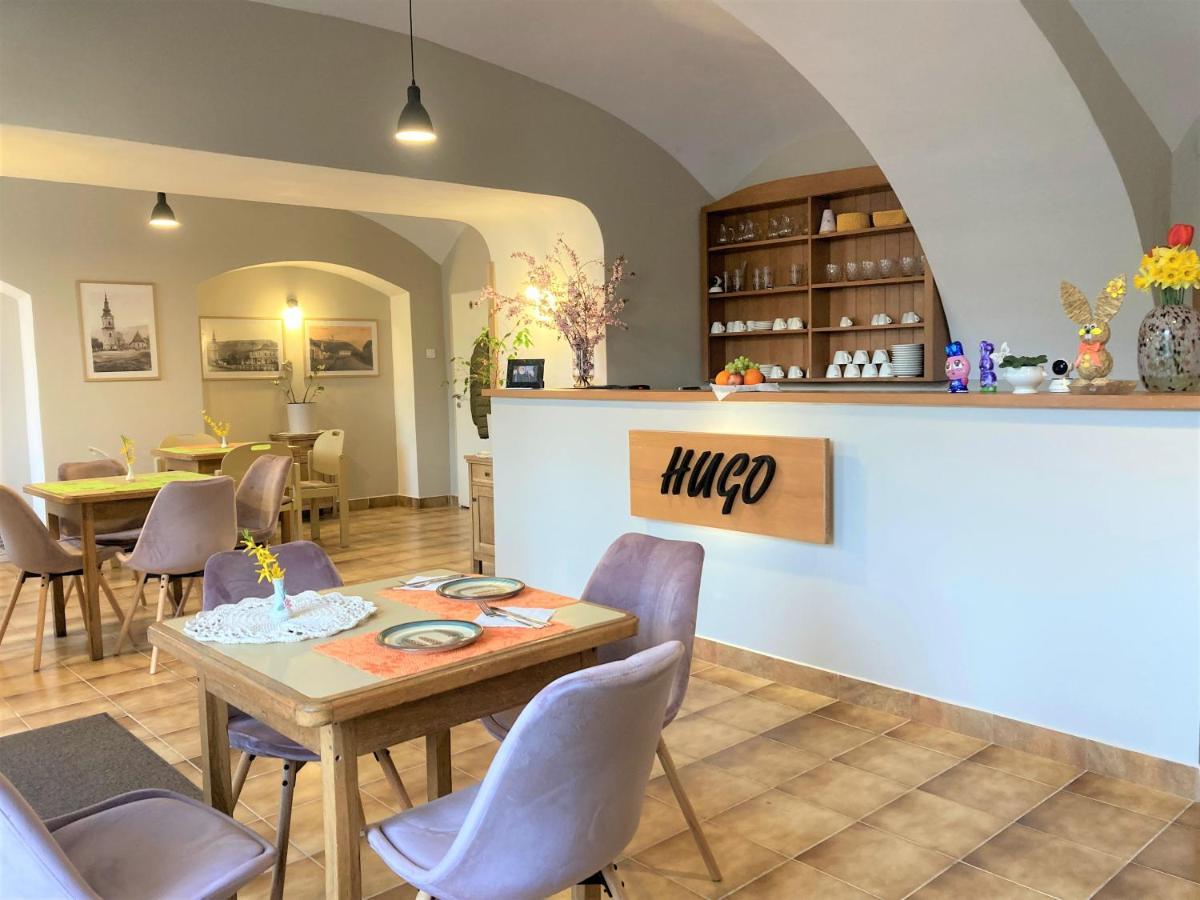 Bed & Breakfast Hugo Plesivec Екстер'єр фото