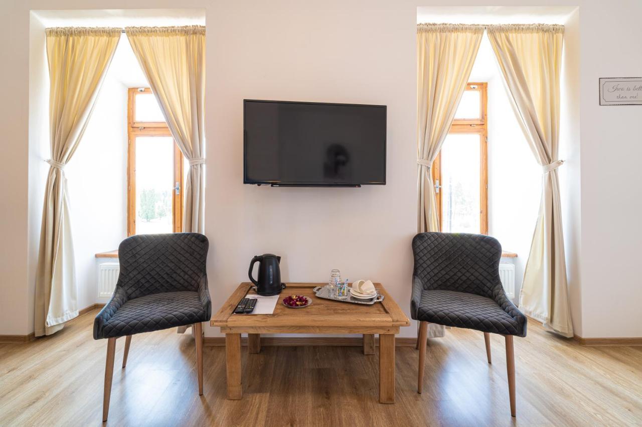 Bed & Breakfast Hugo Plesivec Екстер'єр фото