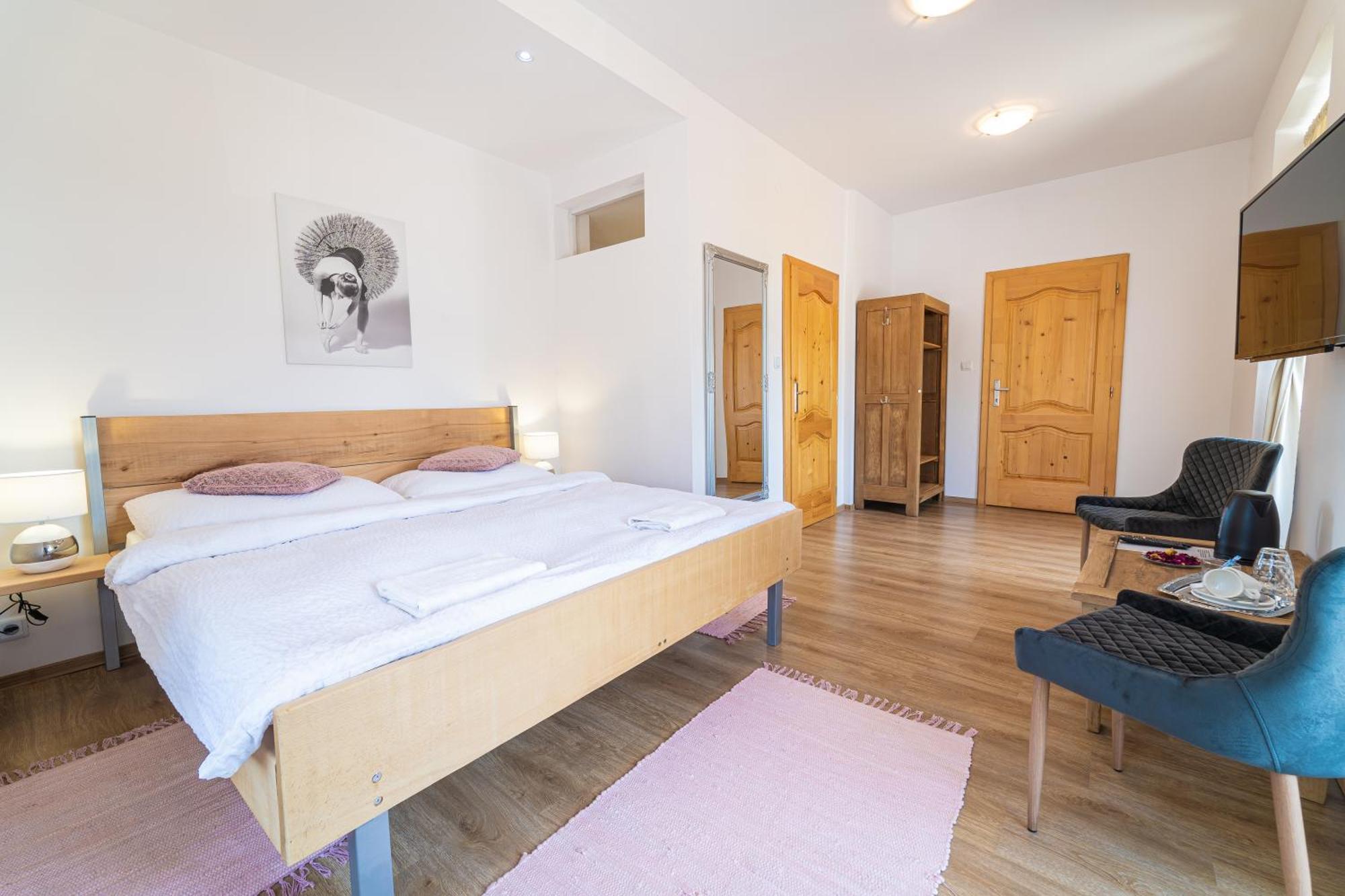 Bed & Breakfast Hugo Plesivec Екстер'єр фото