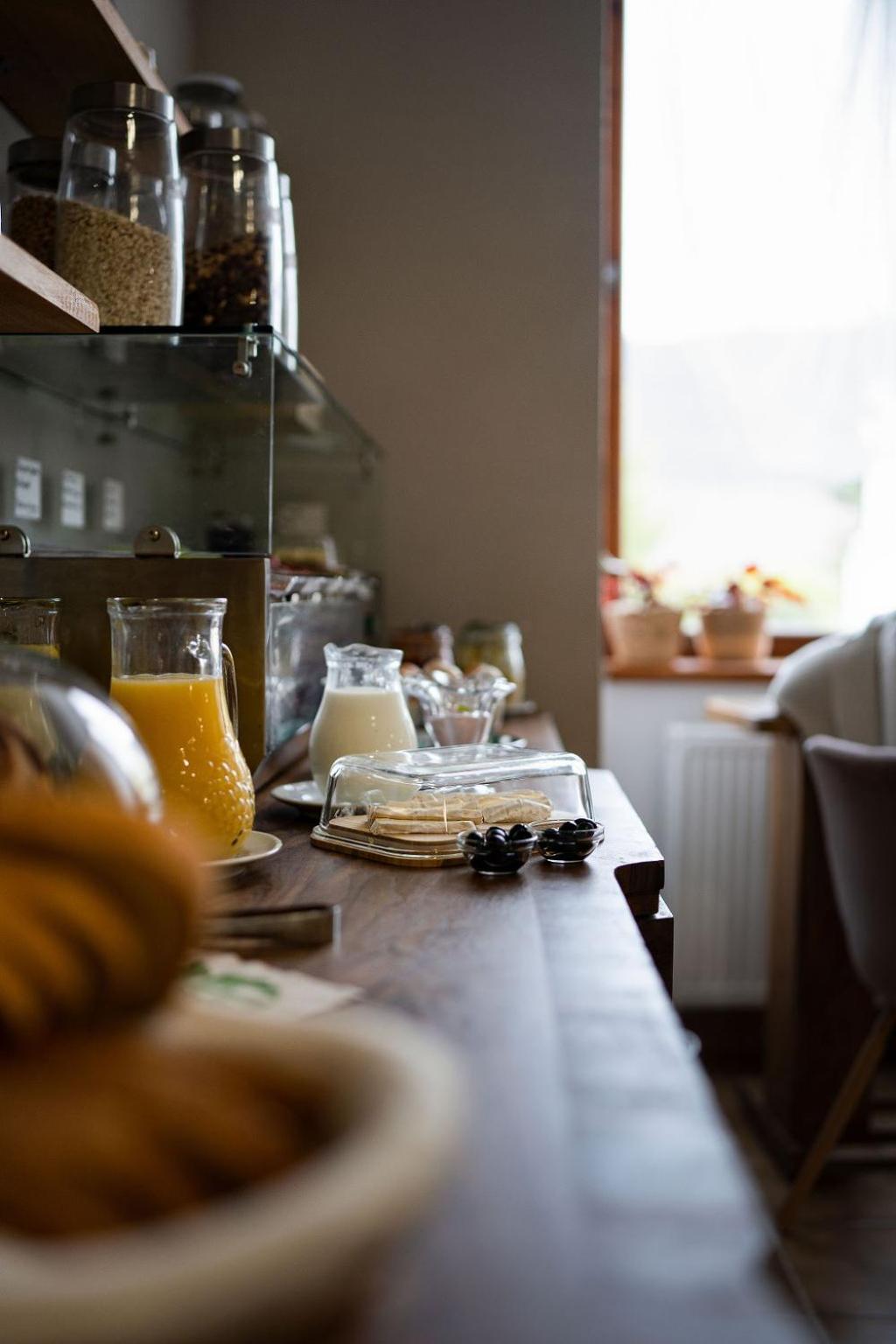 Bed & Breakfast Hugo Plesivec Екстер'єр фото