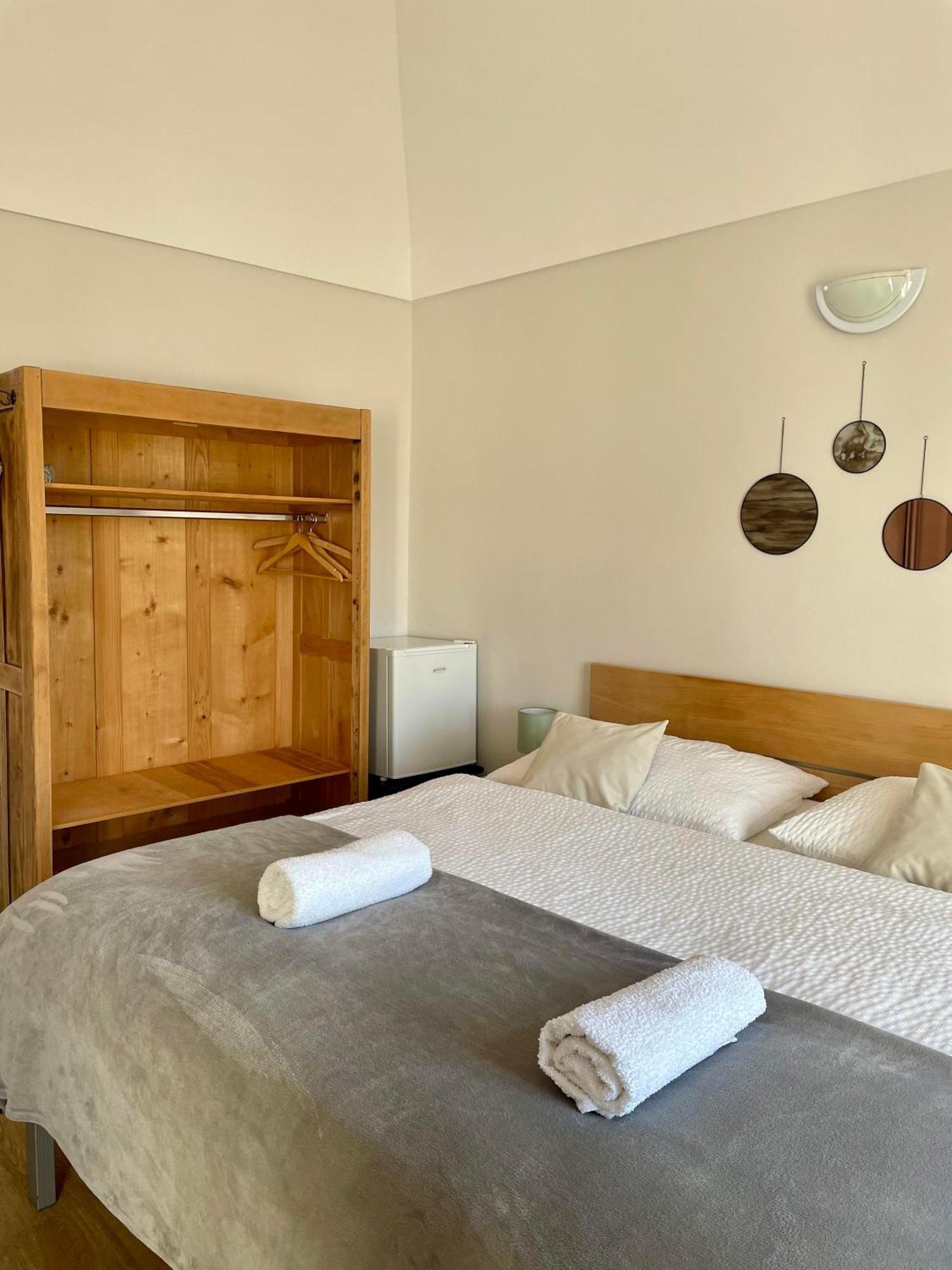 Bed & Breakfast Hugo Plesivec Екстер'єр фото