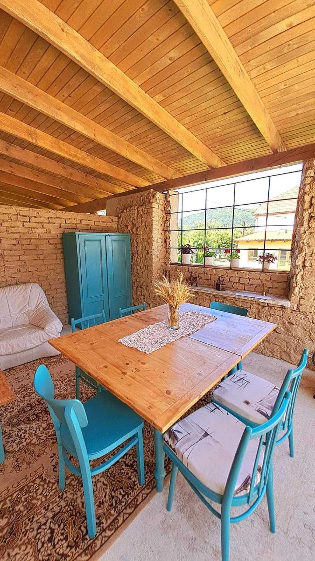 Bed & Breakfast Hugo Plesivec Екстер'єр фото